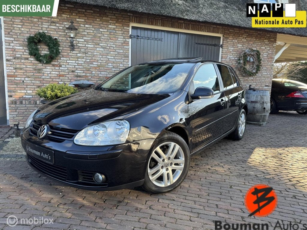Volkswagen Golf 1.4 Tour - 5 Deurs - Dakraam, Voorwielaandrijving, Gebruikt, 4 cilinders, Zwart