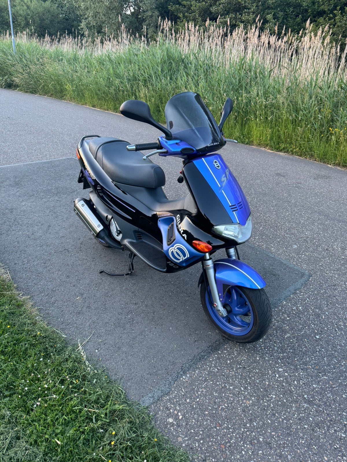 GILERA RUNNER 180CC 125CC KAPPENSET NIEUW NOS EN ZGAN! 2 set, Fietsen en Brommers, Brommeronderdelen | Scooters, Ophalen of Verzenden