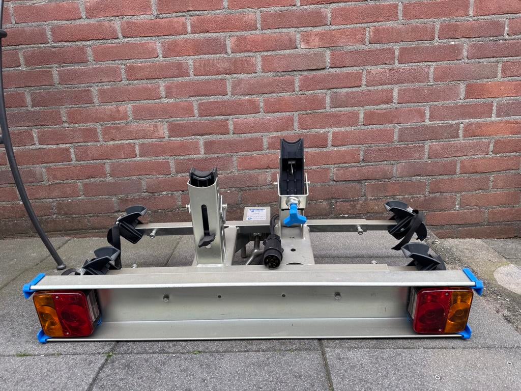 Te koop twinny load, Ophalen, Gebruikt, 2 fietsen, Trekhaakdrager