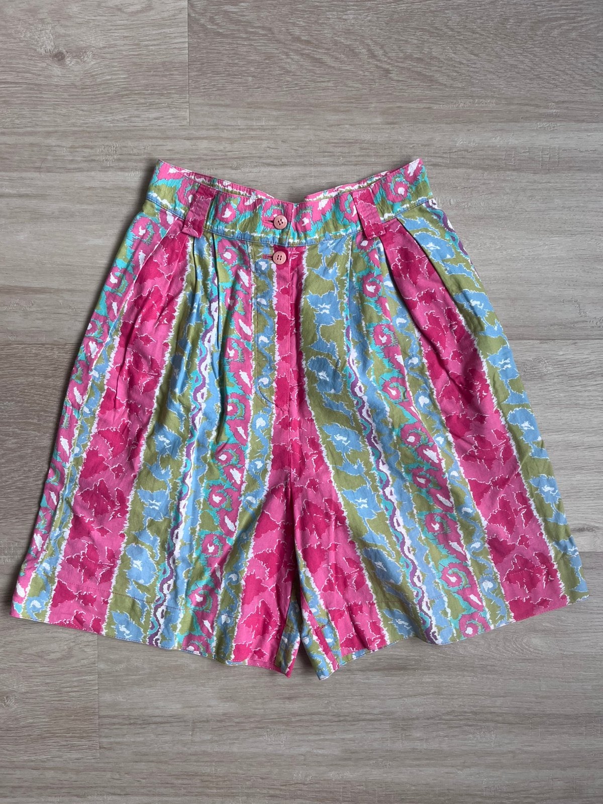Vintage short / bloemen / korte broek, Kleding | Dames, Ophalen of Verzenden, Zo goed als nieuw, Maat 38/40 (M), Lang
