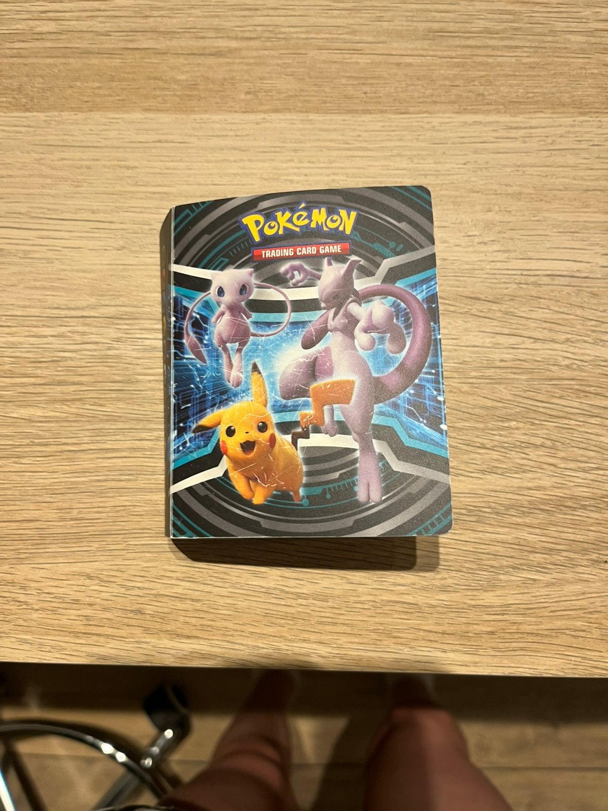 Klein kaarten boekje pokemon, Hobby en Vrije tijd, Verzamelkaartspellen | Pokémon, Ophalen, Zo goed als nieuw, Meerdere kaarten