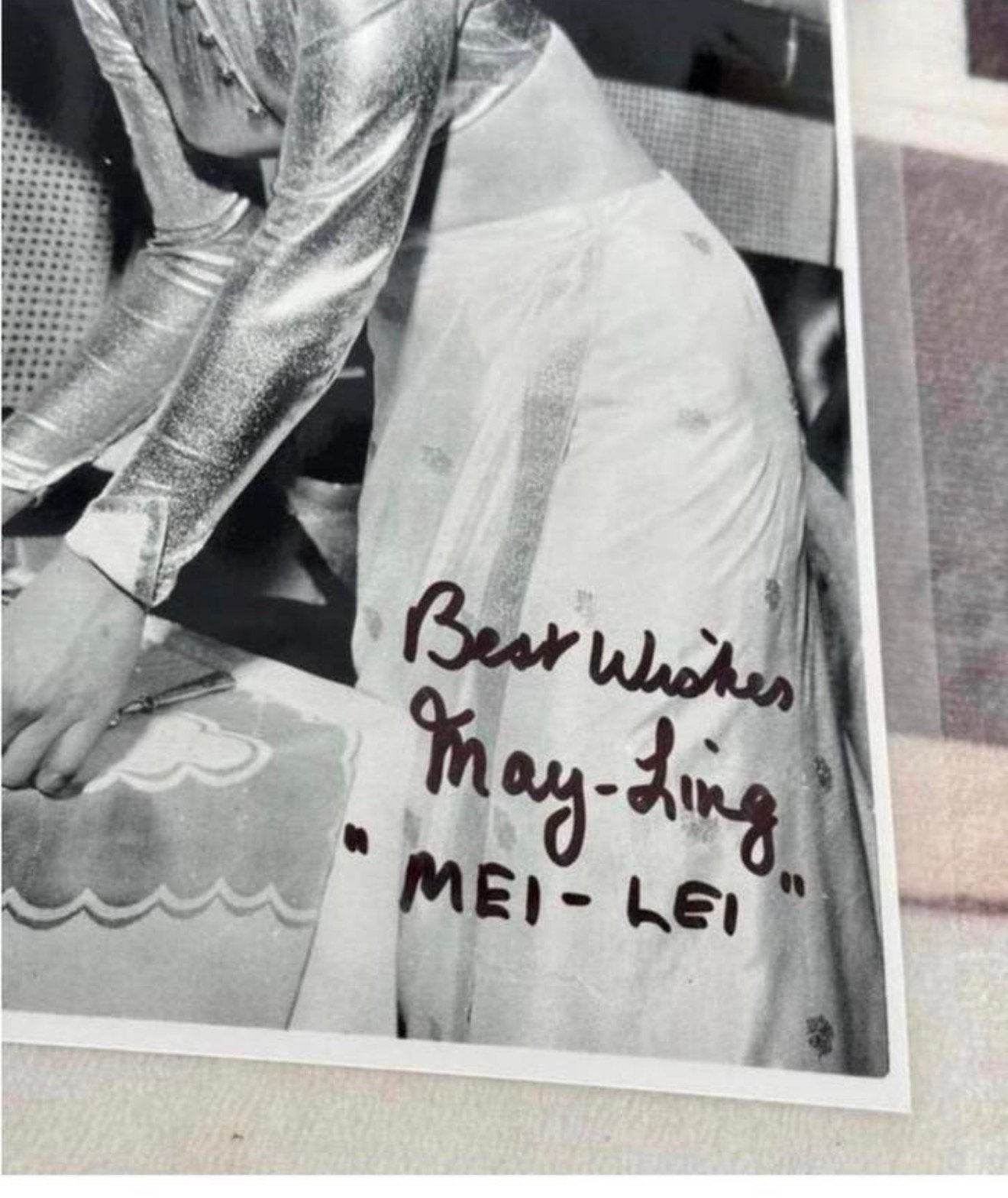 James Bond 007 Goldfinger May Ling Mei Lei signed photo COA, Ophalen of Verzenden, Zo goed als nieuw, Foto of Kaart, H