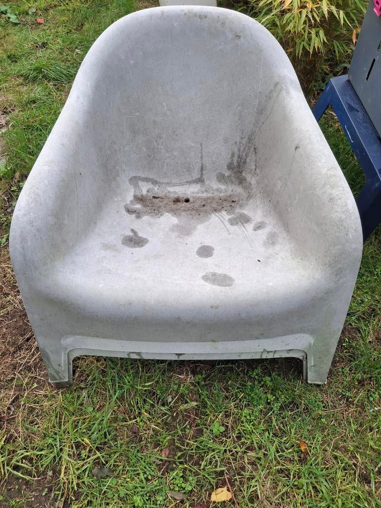 2 tuinstoelen .zelf ff schoonmaken.4 kuipstoeltjes voor €10, Ophalen of Verzenden, Gebruikt, Kunststof
