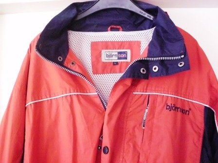 Regenjas mt. L Björnson met capuchon rood-blauw 100% polyest, Ophalen of Verzenden, Gebruikt, Regenjas, Heren
