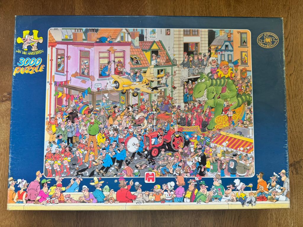 Te koop: Jan van Haasteren Carnaval 3000 stukjes puzzel, Ophalen of Verzenden, Meer dan 1500 stukjes, Zo goed als nieuw