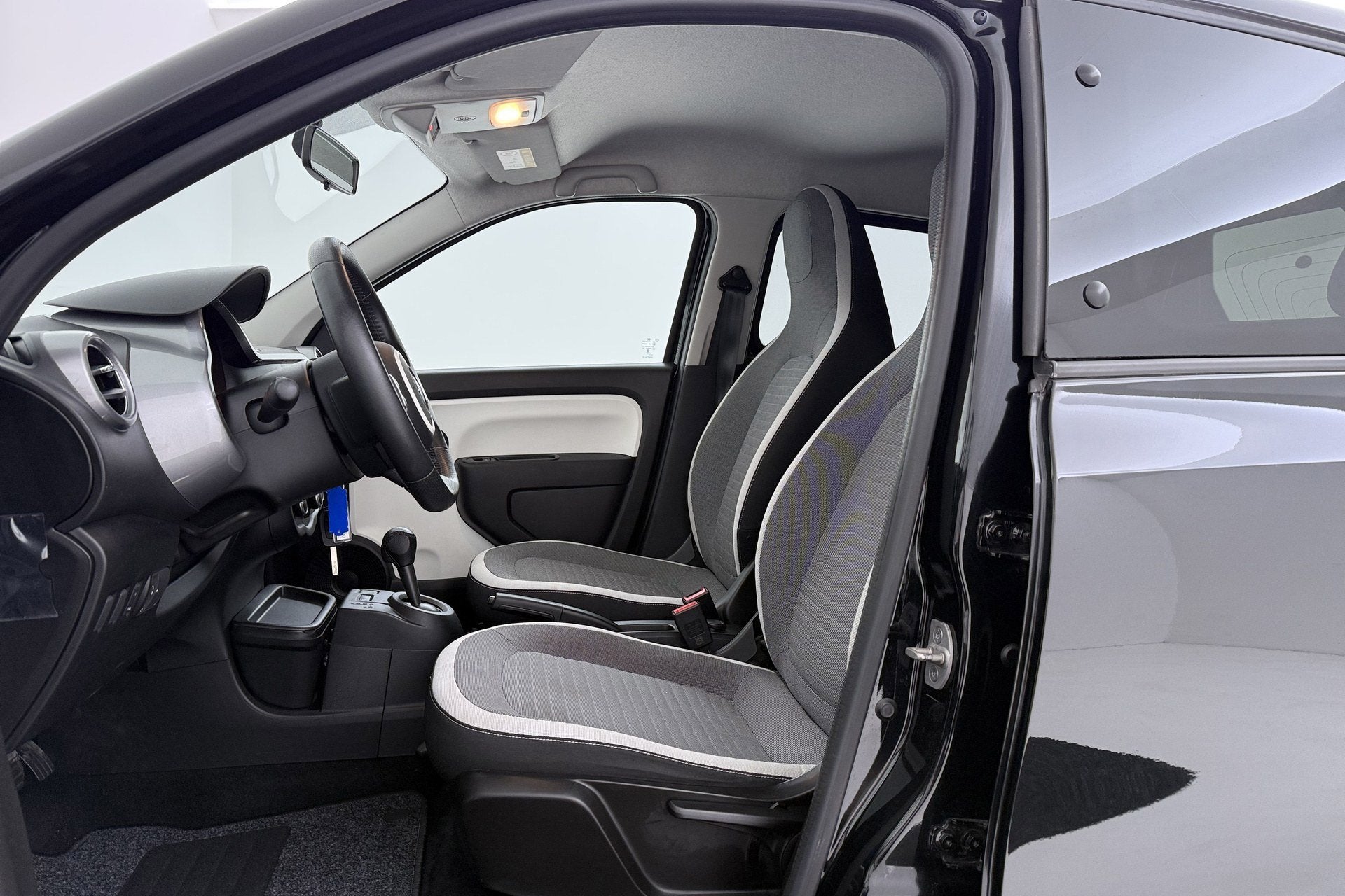 Renault Twingo 1.0 SCe Limited | Org NL | Airco | Cruise Con, Auto's, Renault, Automaat, Gebruikt, 4 stoelen, Zwart