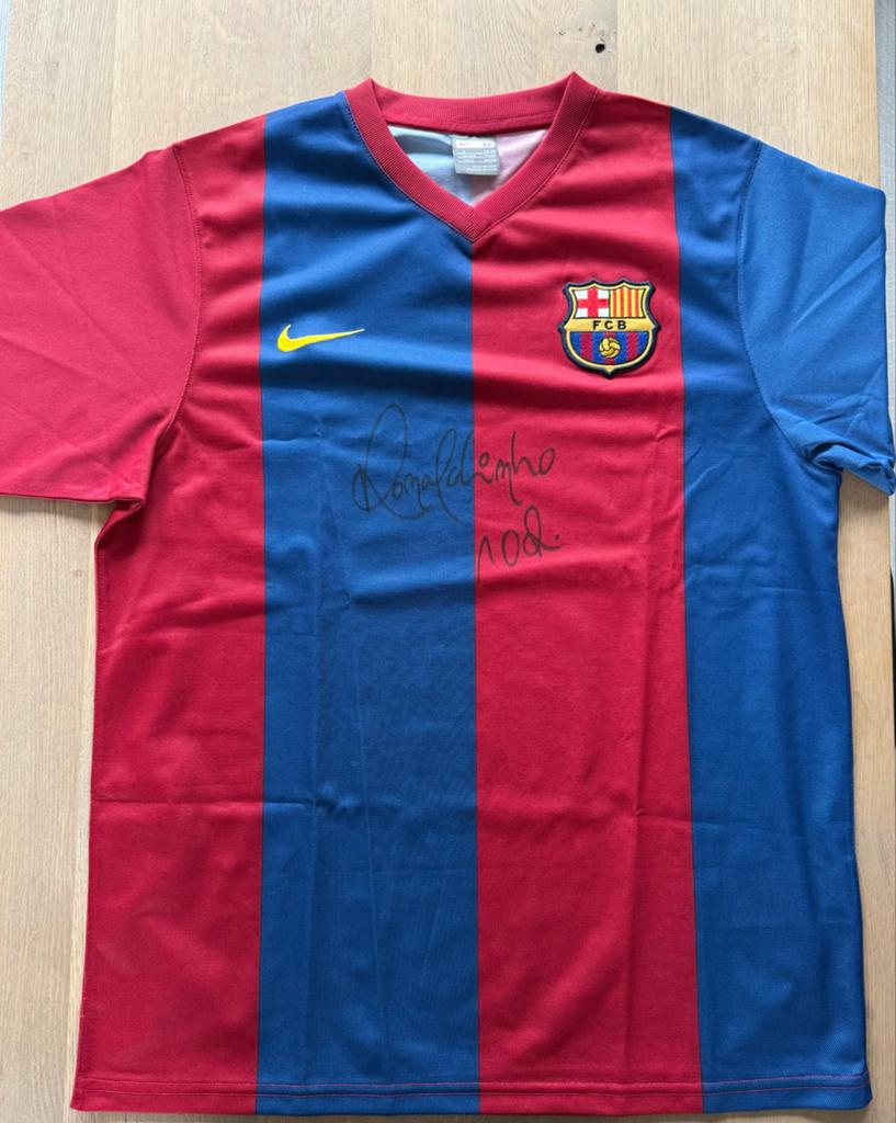 Gesigneerd FC Barcelona shirt Ronaldinho, Ophalen of Verzenden, Zo goed als nieuw, Buitenlandse clubs, Shirt