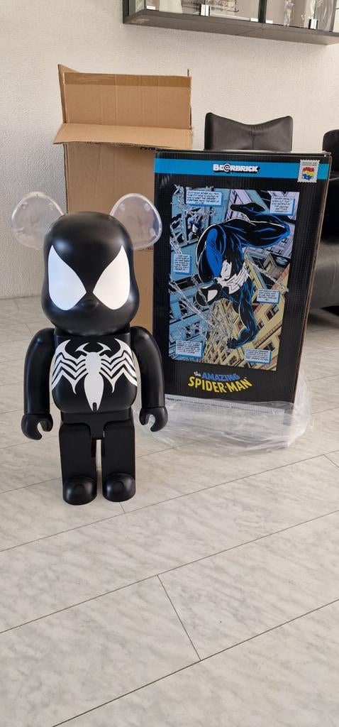BE@RBRICK The Amazing Spider-Man (Black Spiderman) 1000%, Ophalen of Verzenden, Nieuw