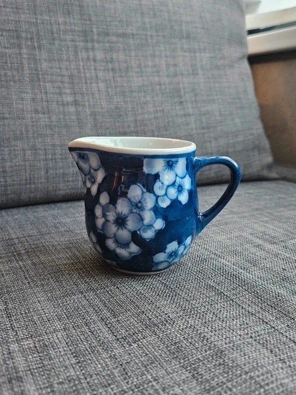 Japanse Sakura melkkan porselein creamer, Verzenden, Overige stijlen, Porselein, Schaal of Schalen