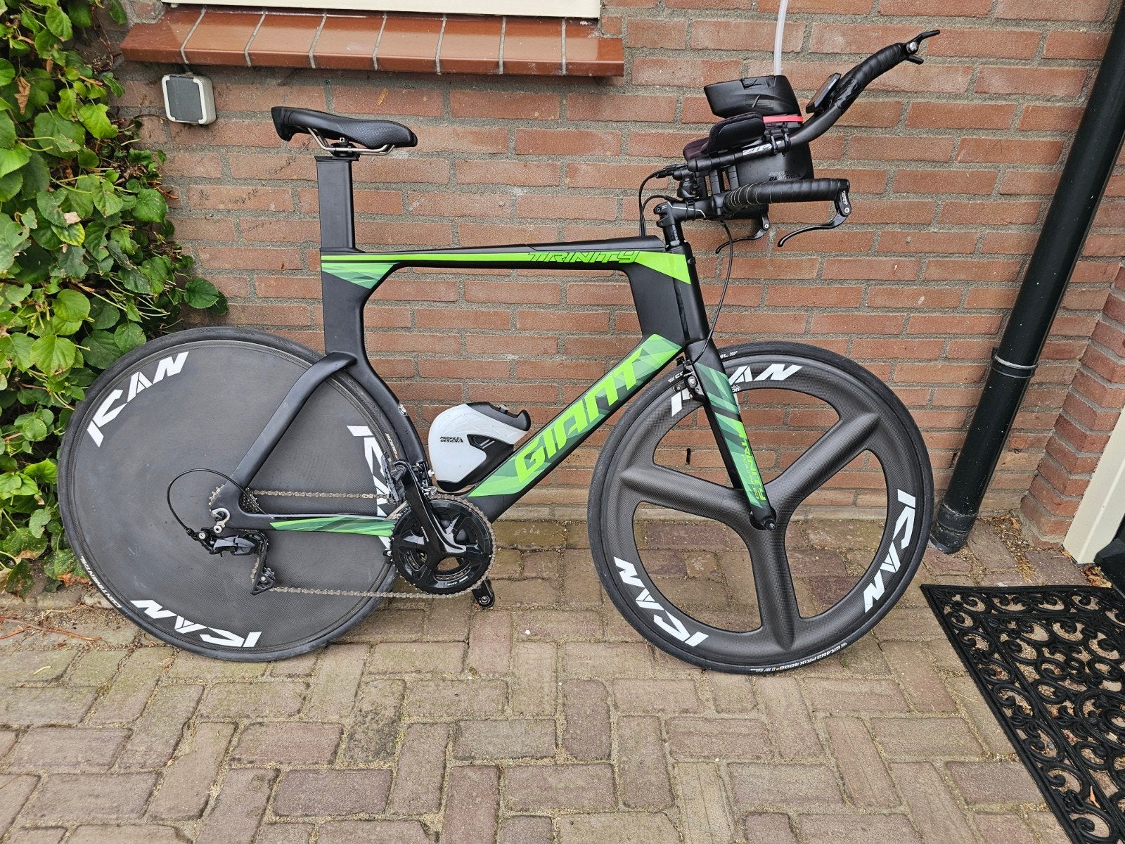 TE Huur : Mooie snelle  tijdritfiets triatlonfiets - Carbon, Fietsen en Brommers, Fietsen | Racefietsen, Ophalen, Carbon, Giant