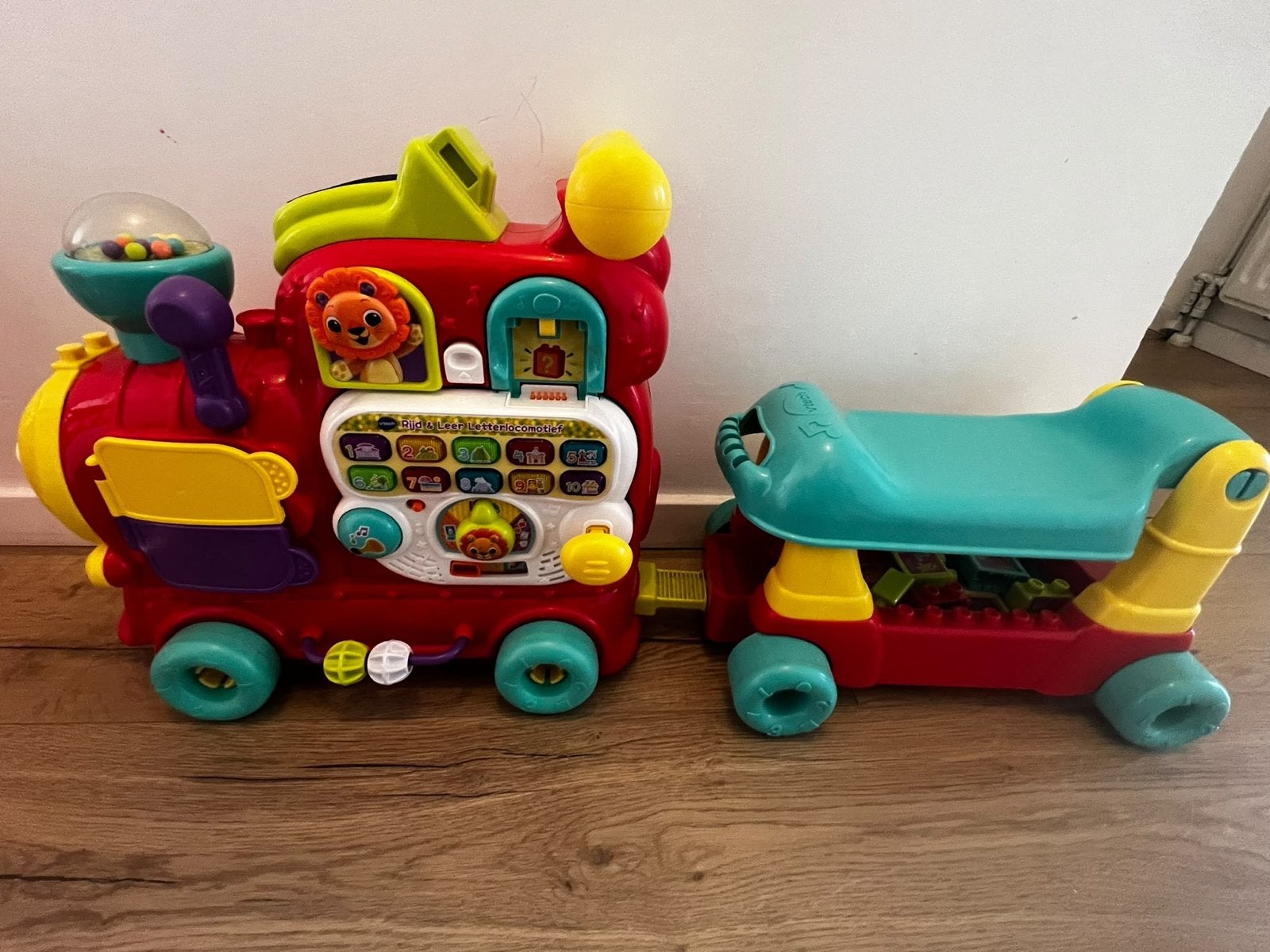 VTech Zoef Zoef Dieren Trein met aanhanger, Ophalen of Verzenden, Zo goed als nieuw, Overige typen, Met licht