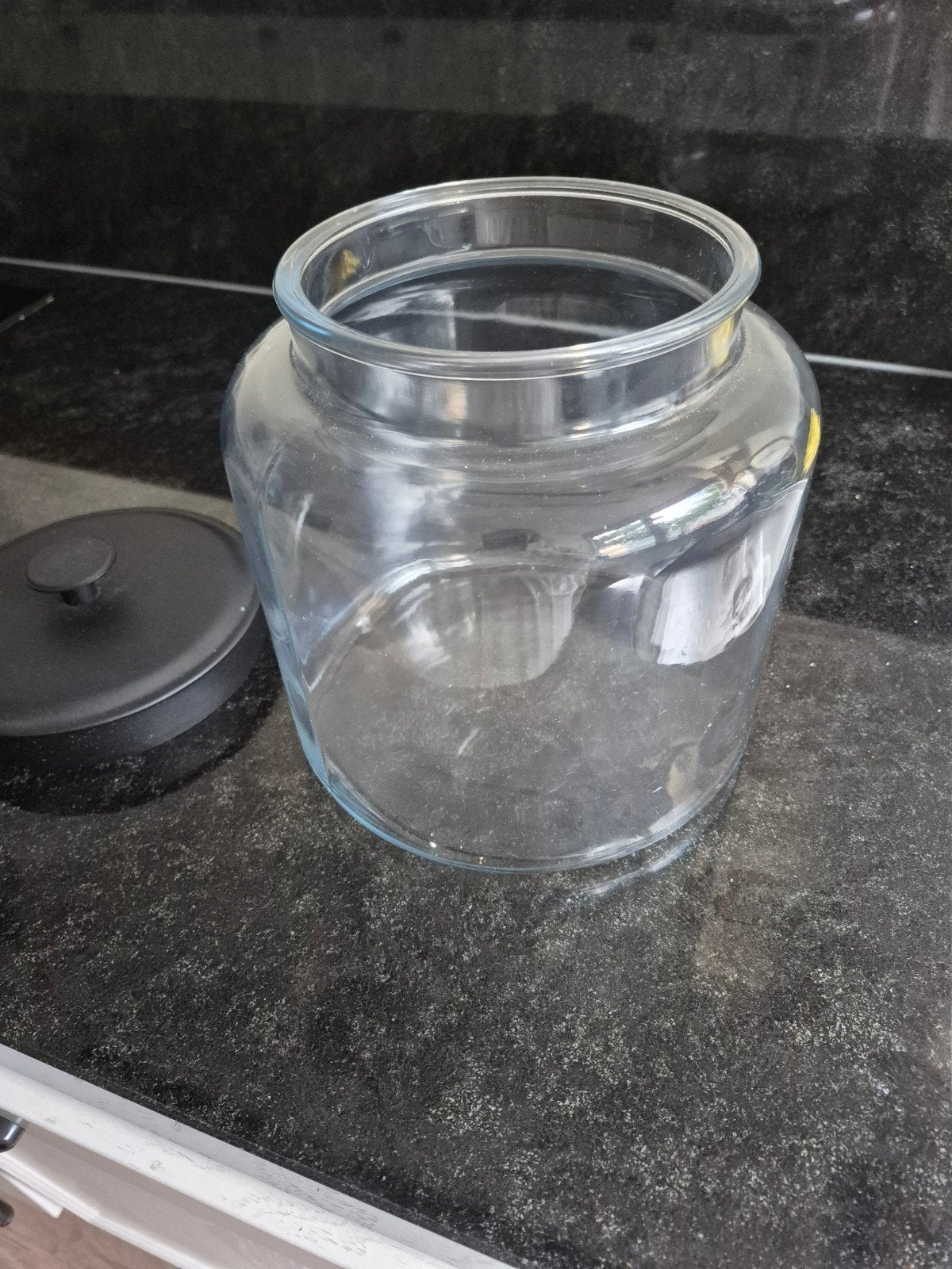 Grote Voorraadpot van Dik Glas - 20 cm Hoog, 20 cm Doorsnede, Huis en Inrichting, Glas, Ophalen of Verzenden, Zo goed als nieuw