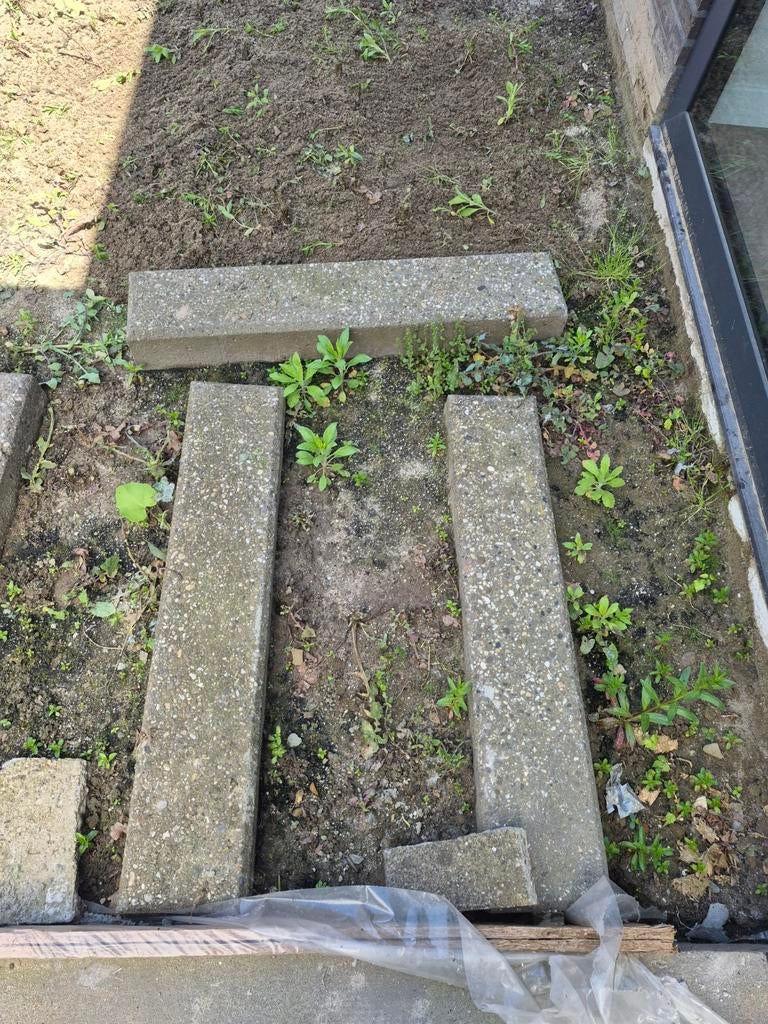 Gratis 8 trottoirbanden 100x20x10cm, Tuin en Terras, Tegels en Klinkers, Ophalen, Gebruikt, Overige typen, Minder dan 5 m²