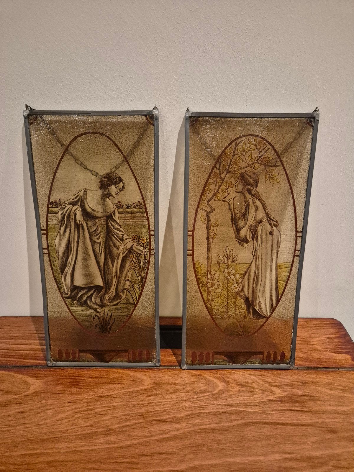 2 glazen wandpanelen Art Nouveau Jugendstil dames, Huis en Inrichting, Gebruikt, Decoratieobject, Ophalen of Verzenden, Art nouveau