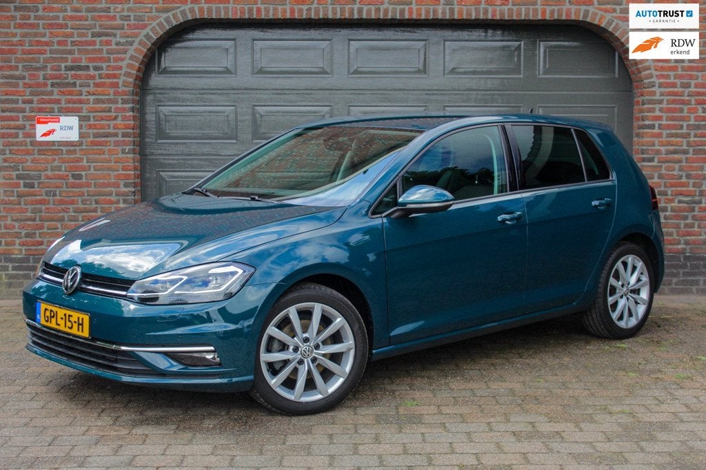 Volkswagen GOLF 1.4 TSI Highline Business R - ACC - trekhaak, Auto's, Voorwielaandrijving, Gebruikt, Euro 6, 4 cilinders