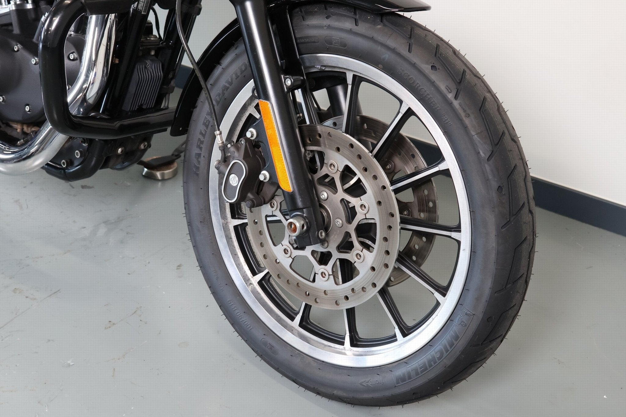 Harley-Davidson 883 ROADSTER (bj 2017), Chopper, Rietschans 72
1234KB  LEIDERDORP, Meer dan 35 kW, CONTACT.BENELUX@HARLEY-DAVIDSON.COM