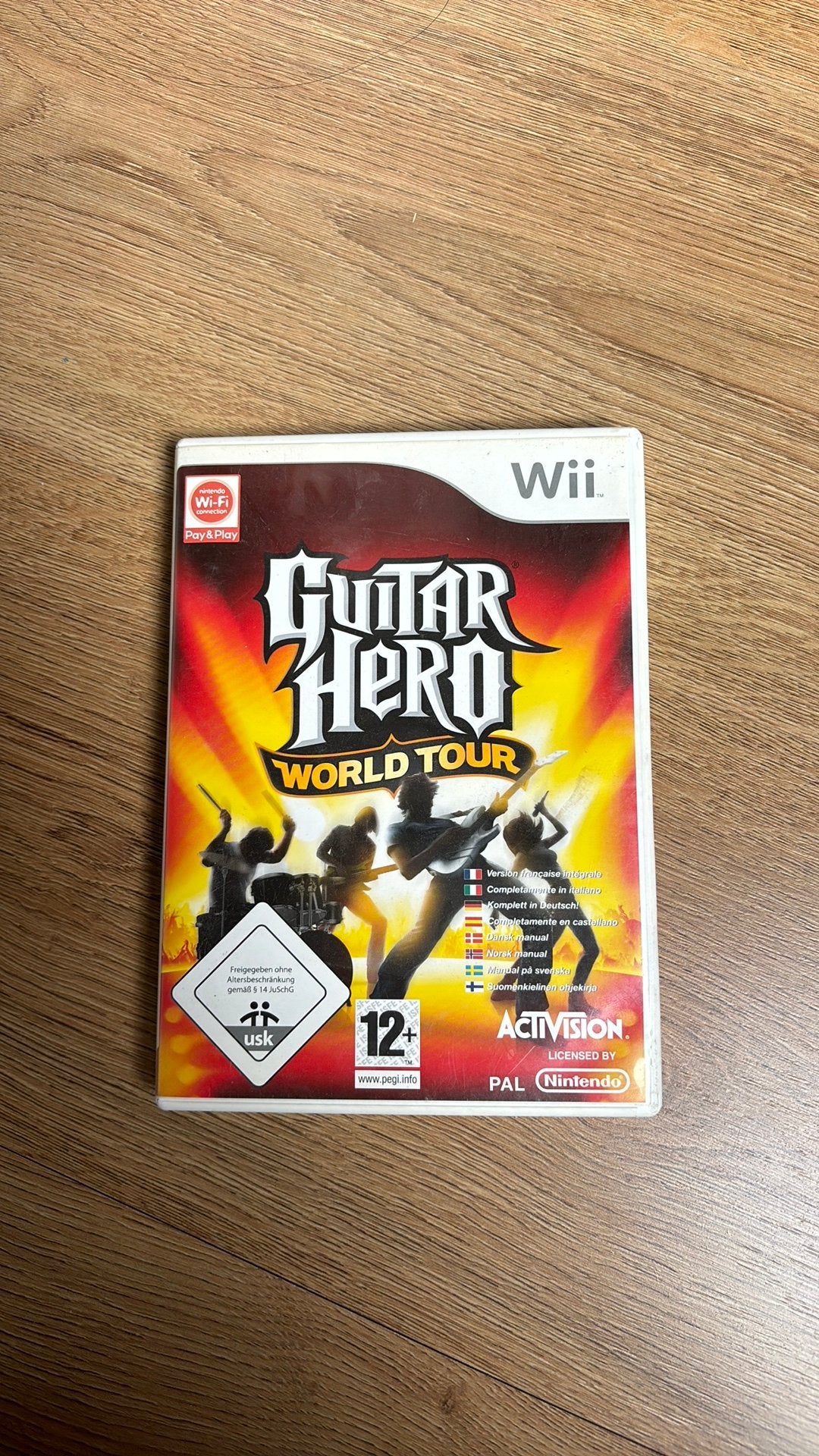 Wii spel guitar hero world tour, Muziek, Ophalen of Verzenden, Zo goed als nieuw, 3 spelers of meer