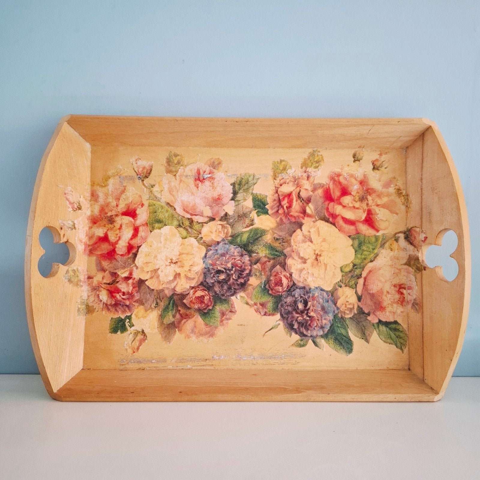 Vintage houten dienblad met bloemenprint in decoupage-stijl, Gebruikt, Met afbeelding/tekst, Ophalen of Verzenden, Dienblad