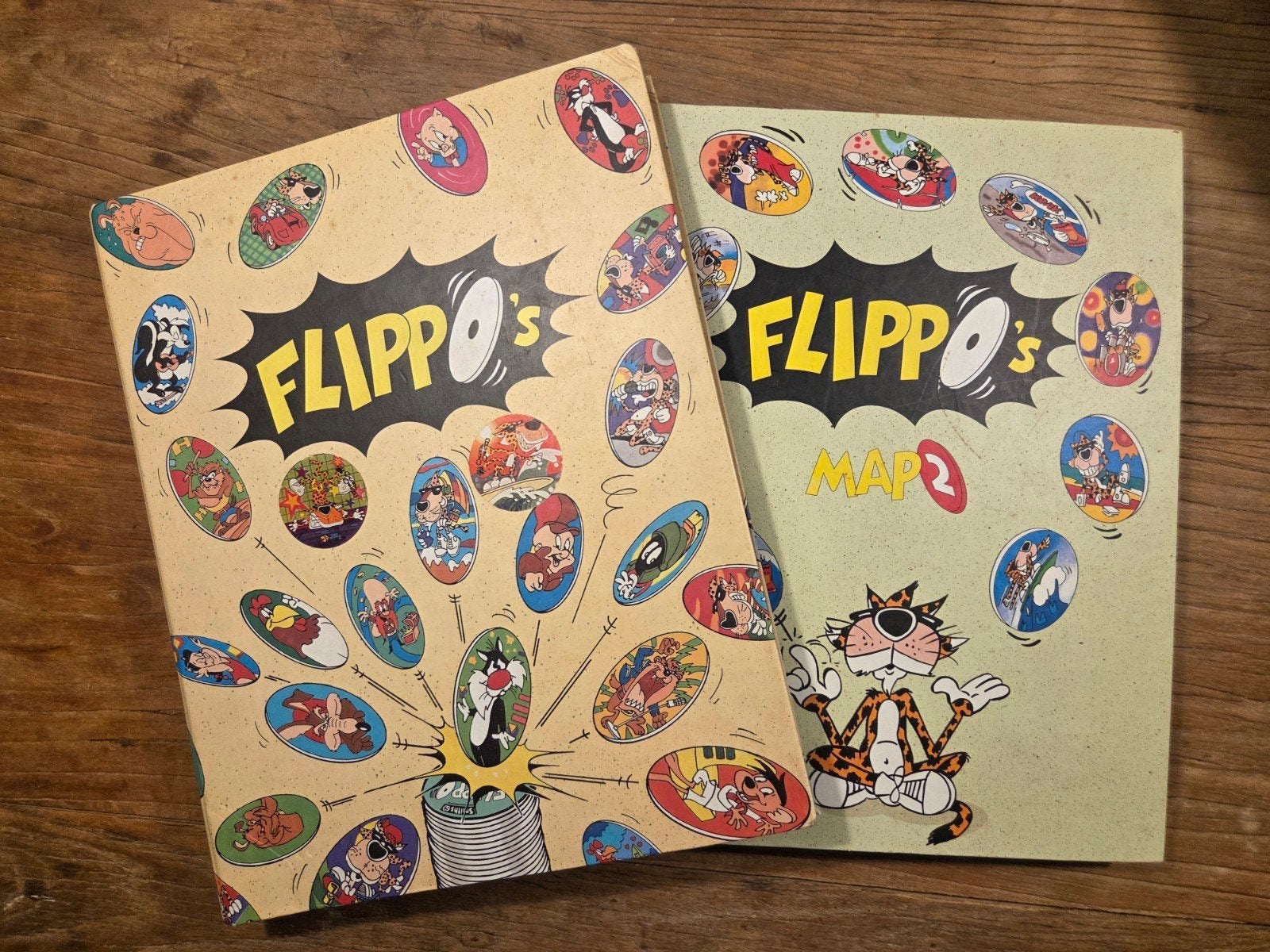 Flippo's verzameling: Map 1 compleet, Map 2 bijna compleet, Verzamelen, Flippo's, Verzameling, Looney Tunes, Met verzamelmap(pen)