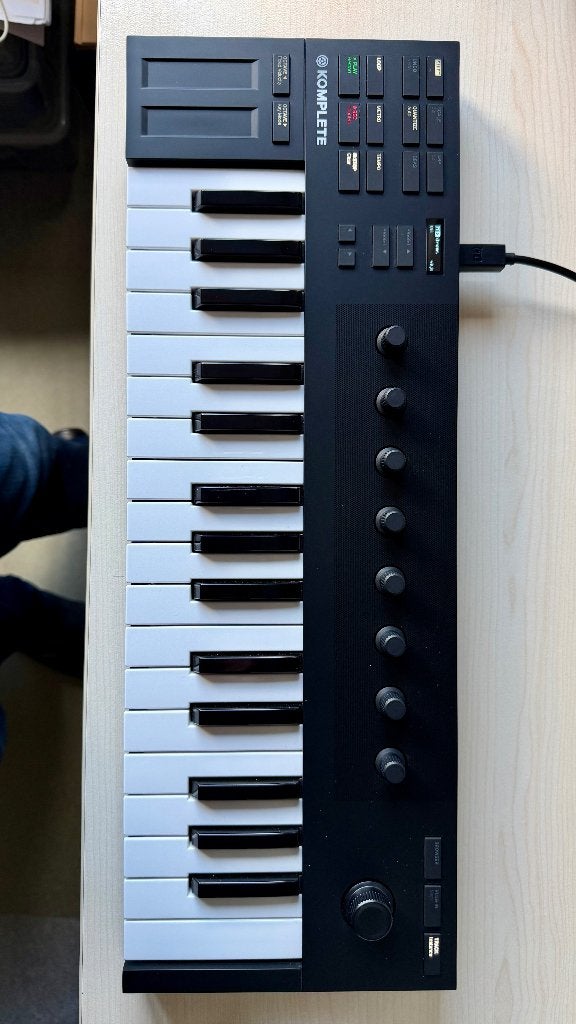 Komplete M32 masterkeyboard, Muziek en Instrumenten, Keyboards, Overige merken, Zo goed als nieuw, Aanslaggevoelig, Overige aantallen