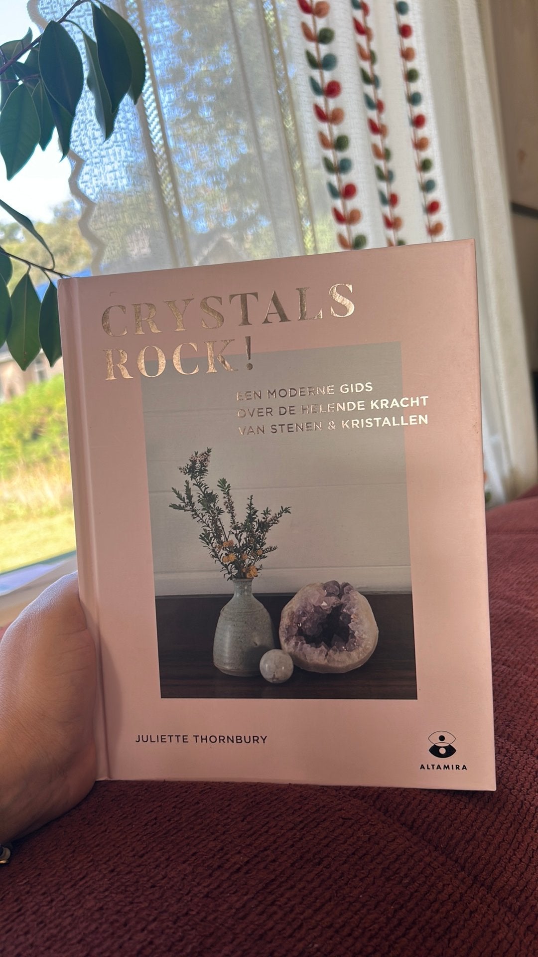 Crystals Rock! Gids over helende kracht van stenen & kristal, Ophalen of Verzenden, Zo goed als nieuw, Spiritualiteit algemeen