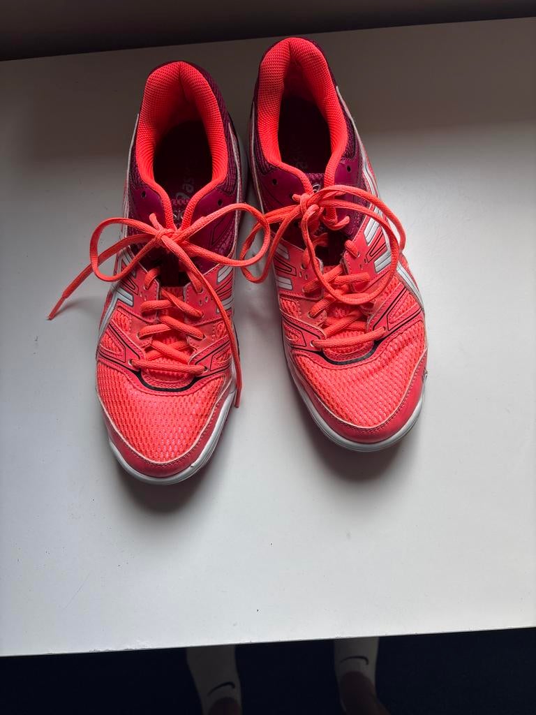 ASICS indoorschoenen - Maat 40.5, Ophalen of Verzenden, Gebruikt