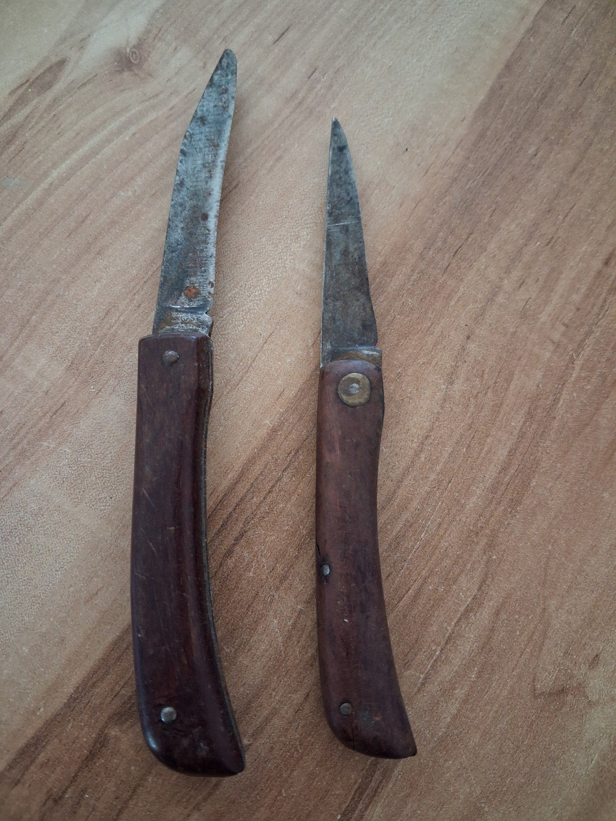 2 antieke zakmessen, Ophalen