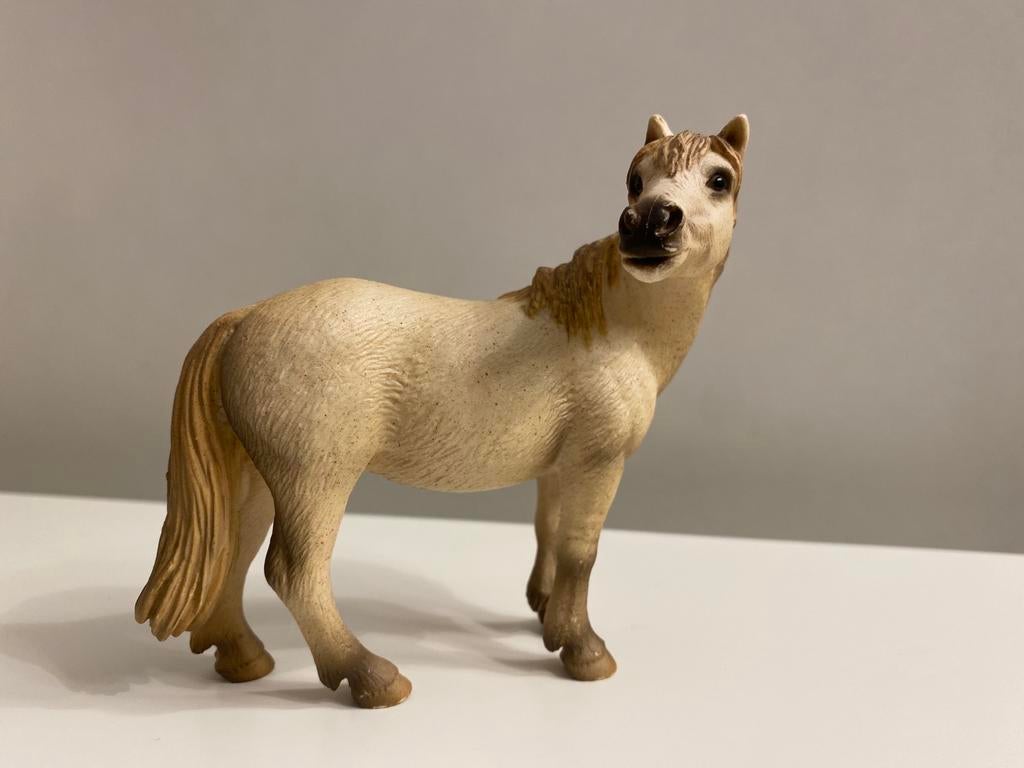 Schleich Omkijkende Carmargue Merrie ~ 13609, Ophalen of Verzenden, Paard, Beeldje of Figuurtje