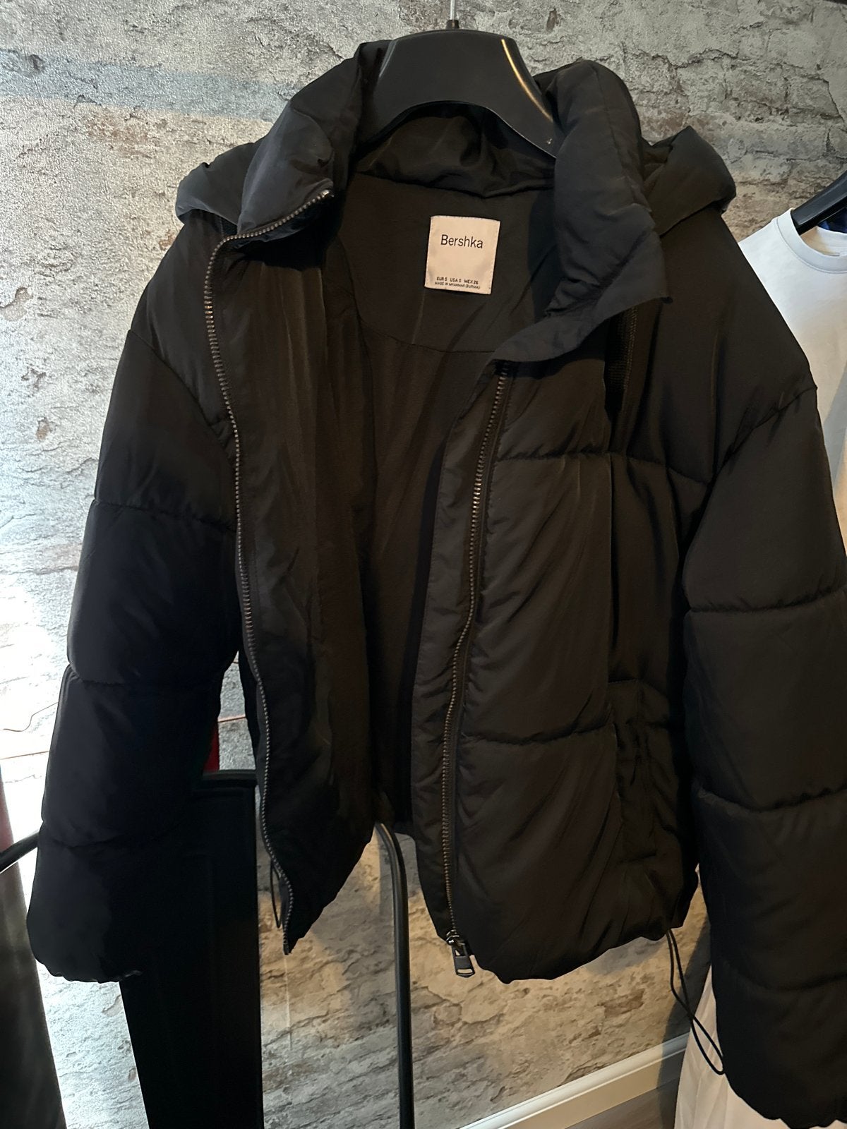 Bershka Zwarte Puffer Jas Maat S, Kleding | Dames, Jassen | Winter, Ophalen, Zo goed als nieuw, Maat 36 (S), Zwart