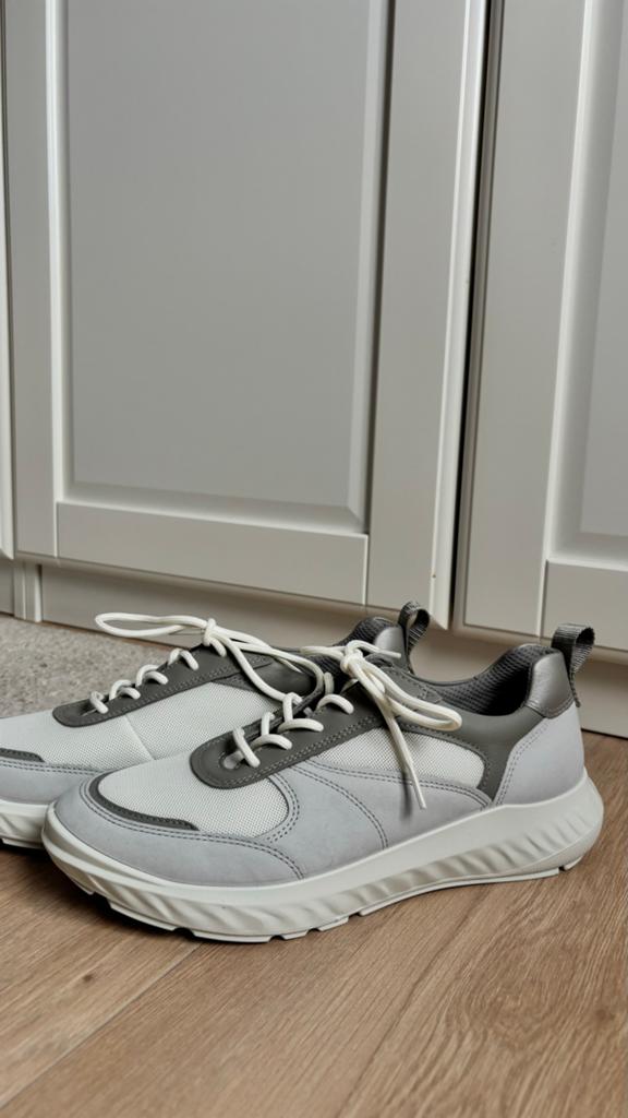 ECCO sneakers van leer, maat 41, Kleding | Dames, Schoenen, Nieuw, Ophalen of Verzenden, Sneakers of Gympen, Grijs