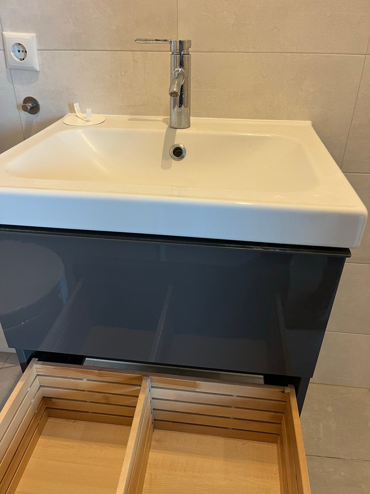2 Ikea GODMORGON wastafelkast met wastafel en kraan, Huis en Inrichting, Ophalen, 50 tot 100 cm, Zo goed als nieuw, Minder dan 100 cm