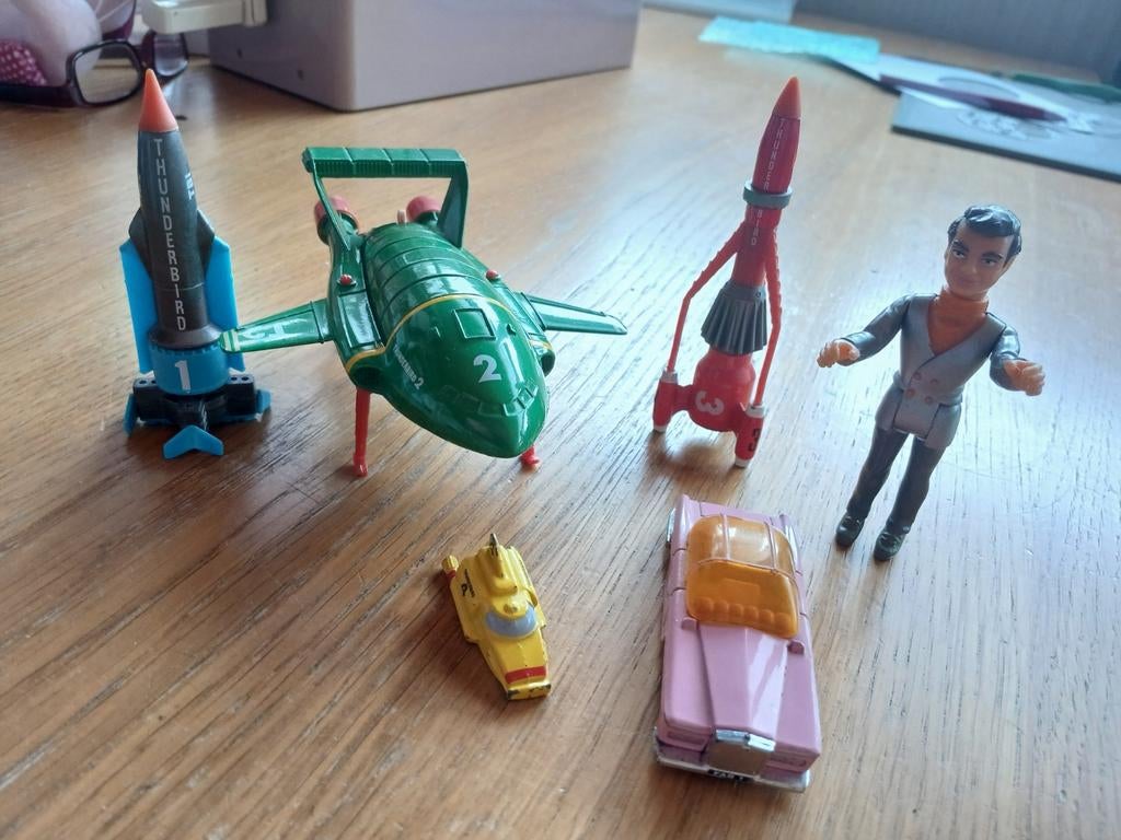 Tunderbirds    raketten, Antiek en Kunst, Ophalen of Verzenden