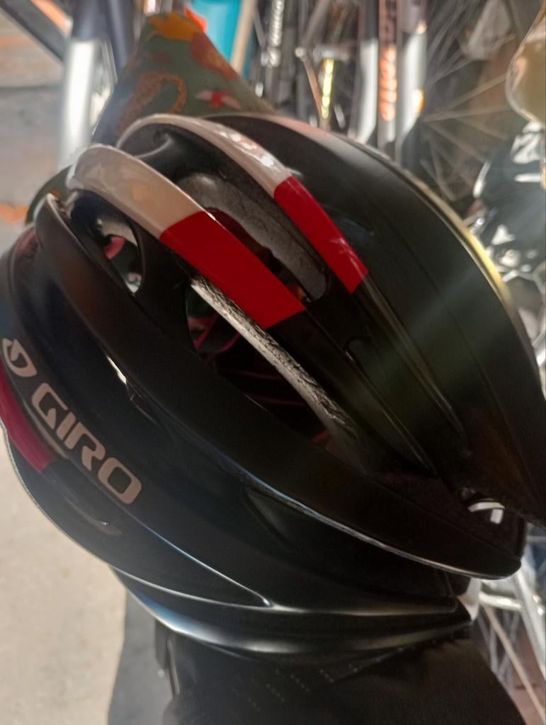 Giro fietshelm, Fietsen en Brommers, Fietsaccessoires | Fietshelmen, Heer of Dame, Ophalen