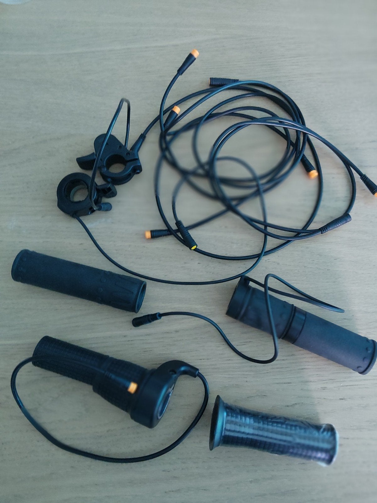 Lot gashendel en handvaten voor ebike en fatbike, Ophalen of Verzenden, Nieuw, Onbekend