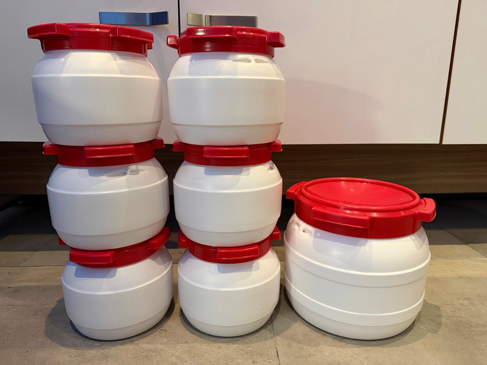 CurTec Wijdmondse Vaten - 7 stuks, wit met rode deksels, Ophalen of Verzenden