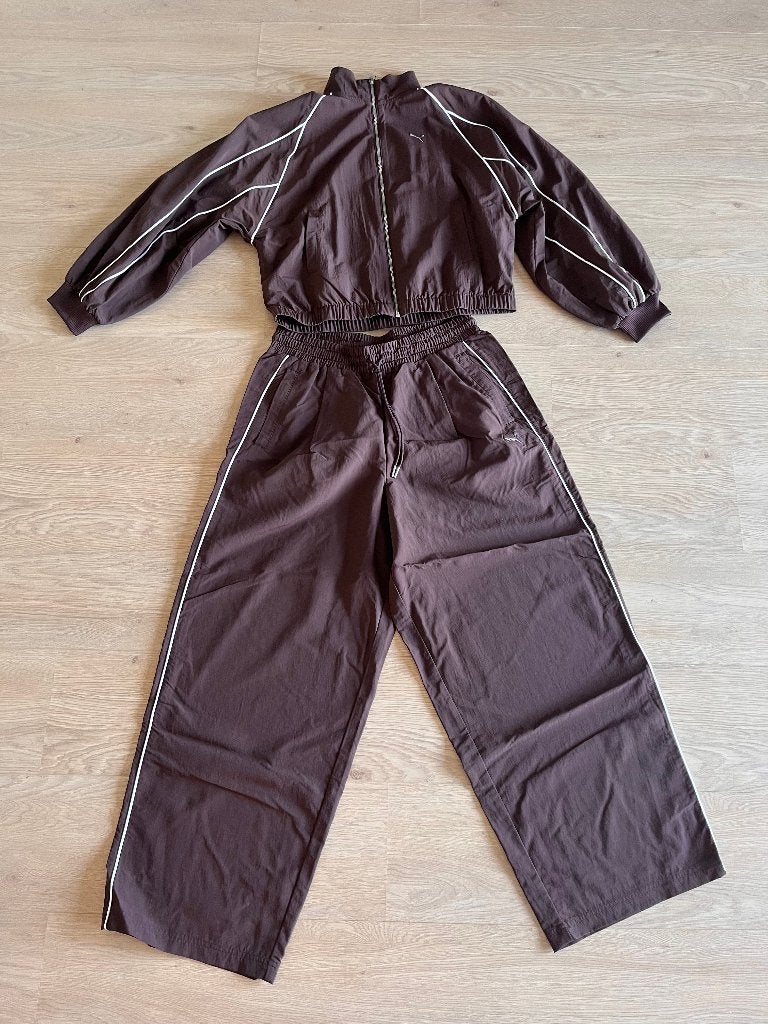 Puma dames trainingspak bruin nieuw maat M, Kleding | Dames, Sportkleding, Bruin, Nieuw, Puma, Verzenden