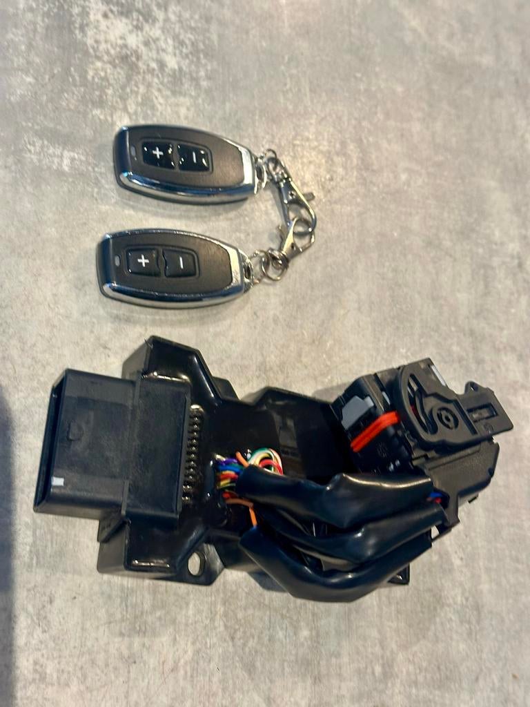 Begrenzer Powercommander Vespa Euro 5 - Zo goed als nieuw, Fietsen en Brommers, Brommeronderdelen | Scooters, Zo goed als nieuw