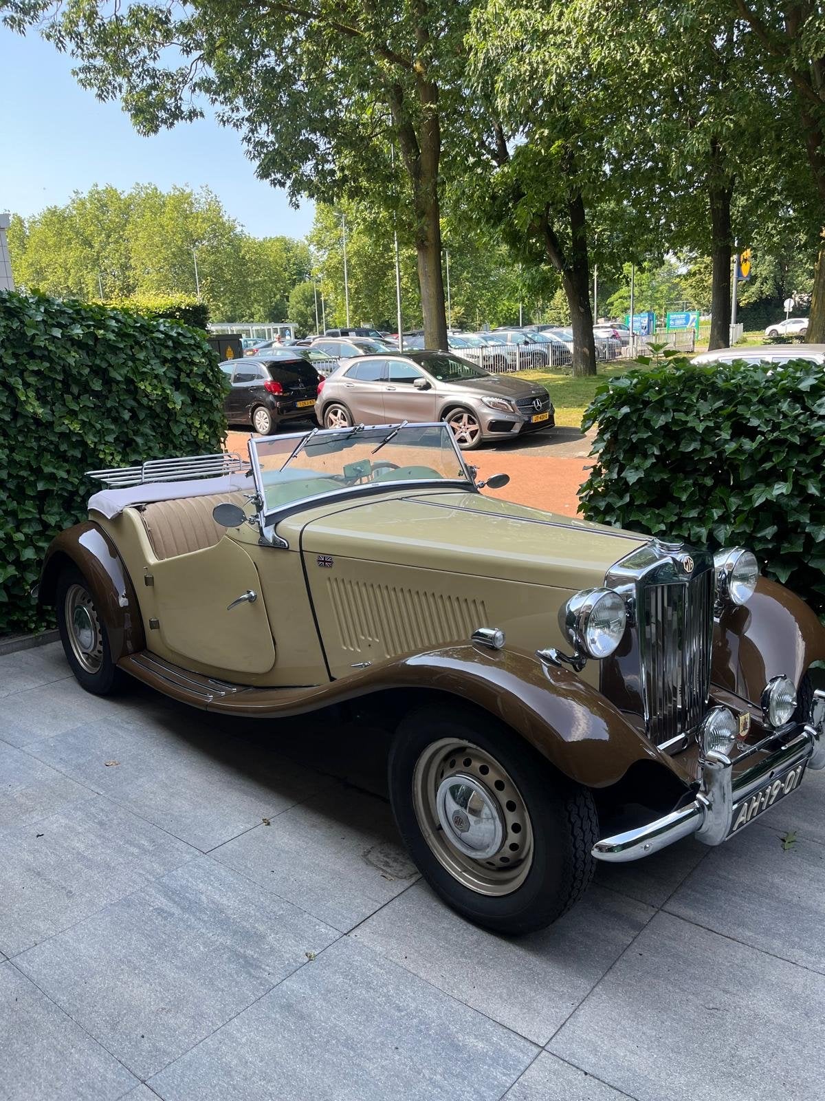 MG TD 1953 Oldtimer, Auto's, Achterwielaandrijving, 4 cilinders, Cabriolet, Beige