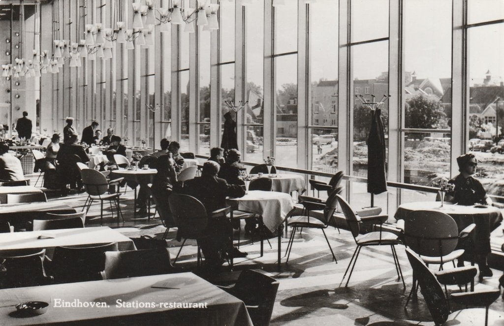 eindhoven- stations restaurant, Ophalen of Verzenden, 1940 tot 1960, Noord-Brabant