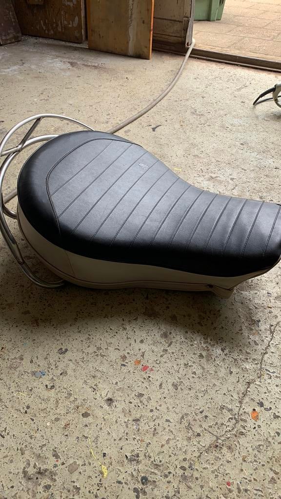 Moto guzzi zadel motorzadel, Motoren, Ophalen of Verzenden, Gebruikt