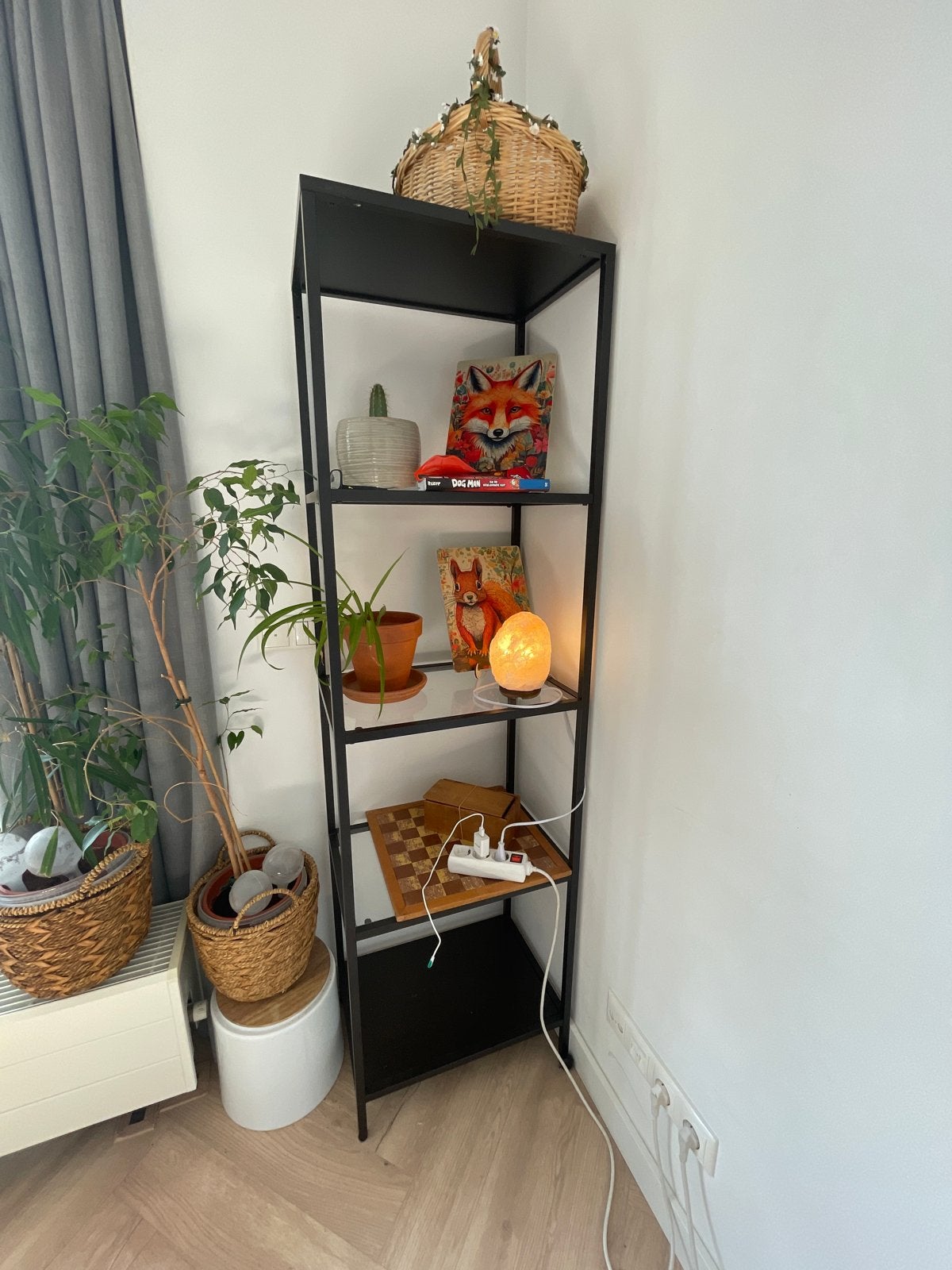 IKEA VITTSJÖ Kast/Open Boekenkast - Zwart Metaal/Glas, Ophalen, Met plank(en), 50 tot 100 cm, 150 tot 200 cm