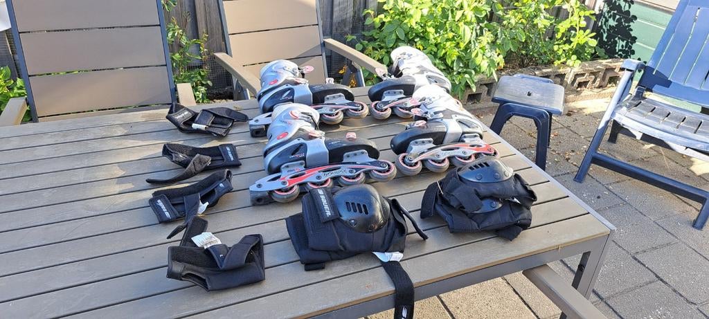 2 paar Skeelers maat 39 met beschermers - Zo goed als nieuw, Ophalen of Verzenden, Zo goed als nieuw, Kinderen, Inline skates 4 wielen
