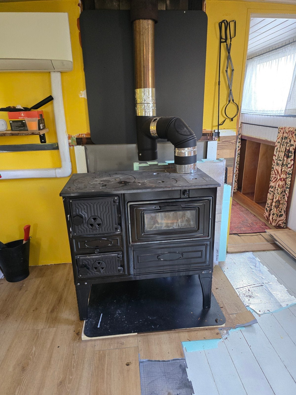 Houtkachel met oven en kookplaten - Zwart, Huis en Inrichting, Ophalen, Gebruikt, Houtkachel, Vrijstaand
