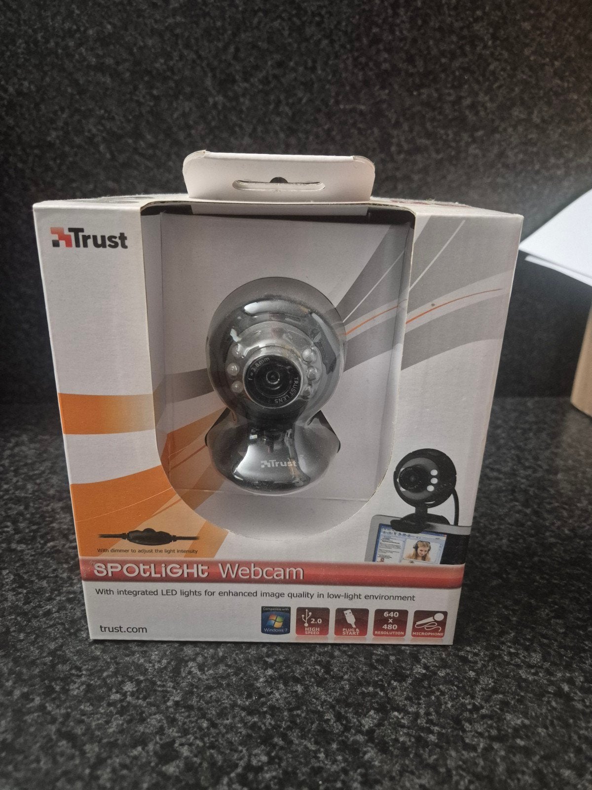 Trust Spotlight Webcam met LED-verlichting, Computers en Software, Webcams, Nieuw, Ophalen of Verzenden, Trust, Windows