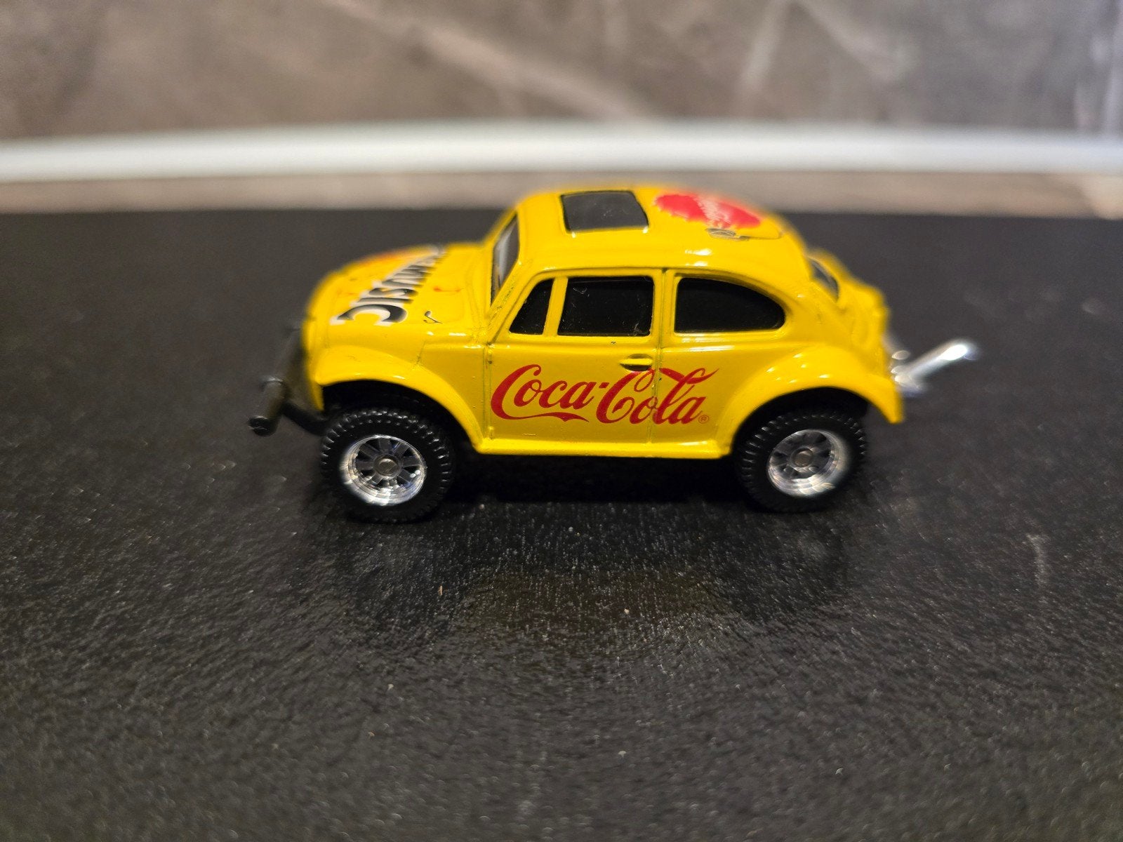 Coca-Cola Kever Speelgoedauto - Geel, Ophalen of Verzenden, Gebruikt, Overige typen
