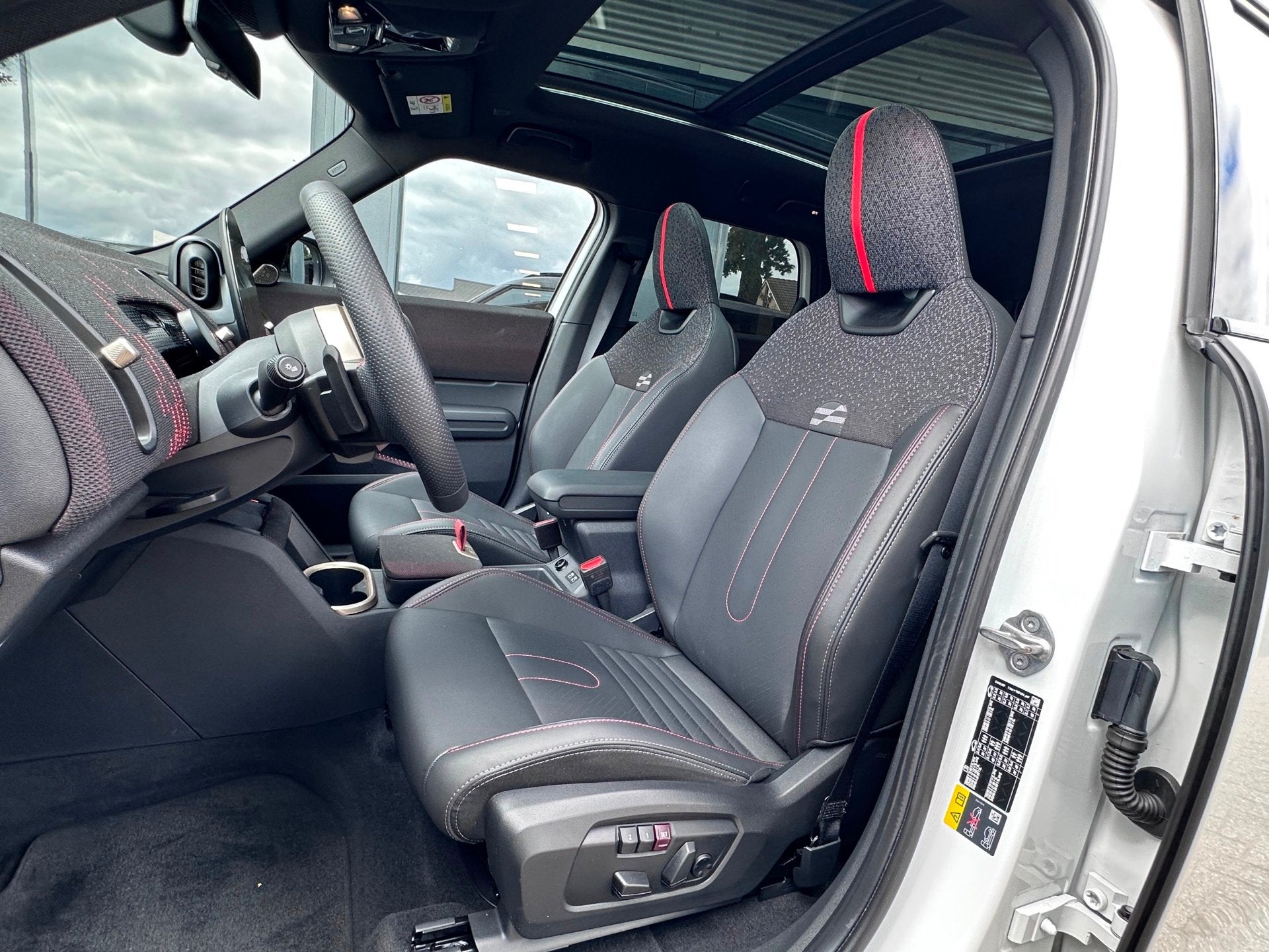 Mini Countryman E John Cooper Works XL 66.5 kWh / PANORAMA /, Gebruikt, 750 kg, Countryman, Wit