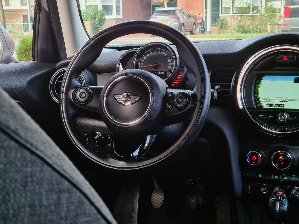 MINI Mini 1.5D 4Drs BUSINESS EDITION SPORTLEDER NAVI PARKPIL, Auto's, Mini, Voorwielaandrijving, Gebruikt, Leder en Stof, Automatische klimaatregeling