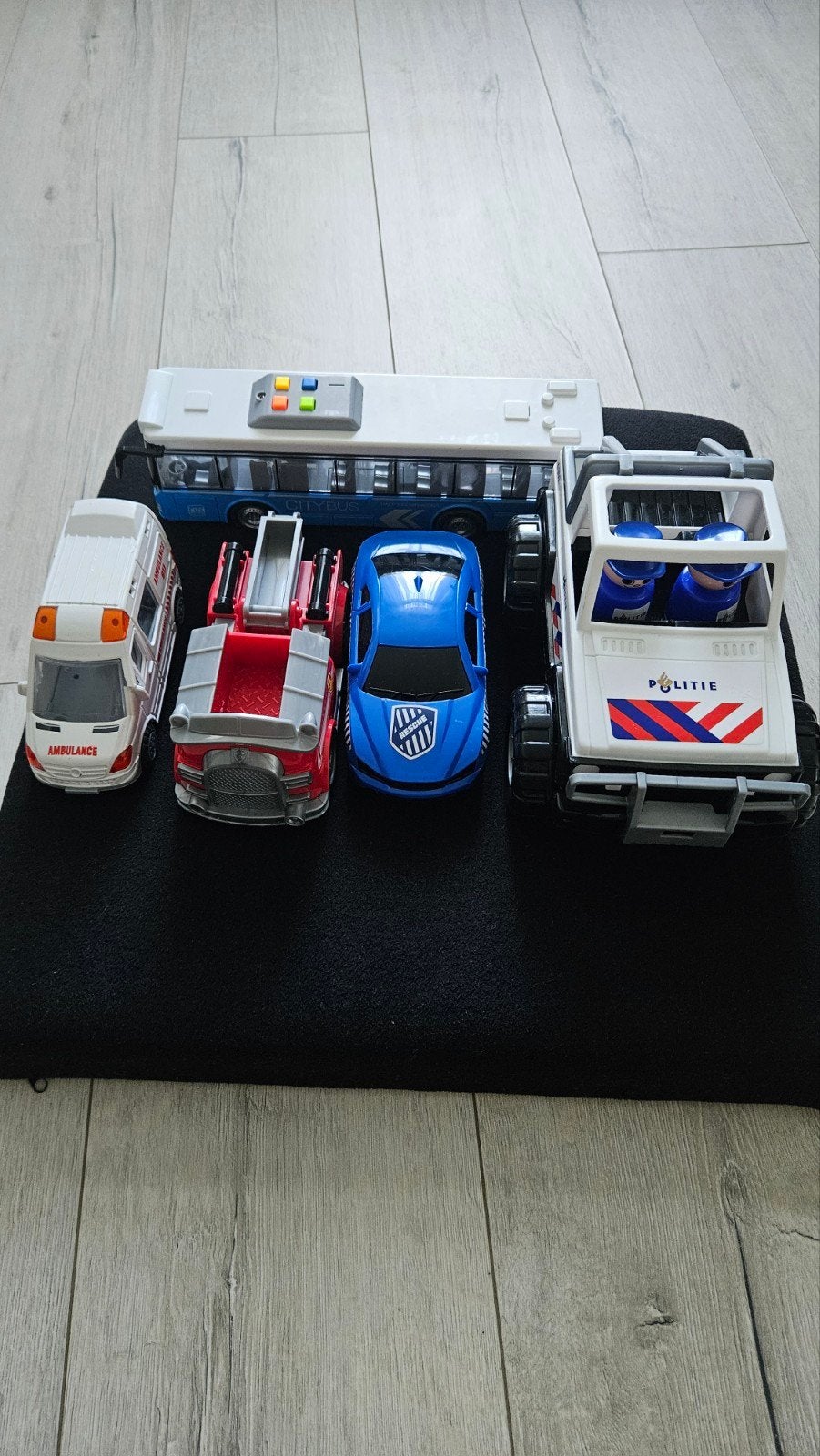 Speelgoedvoertuigen set: Politie, Ambulance, Bus, Brandweer, Ophalen of Verzenden, Gebruikt