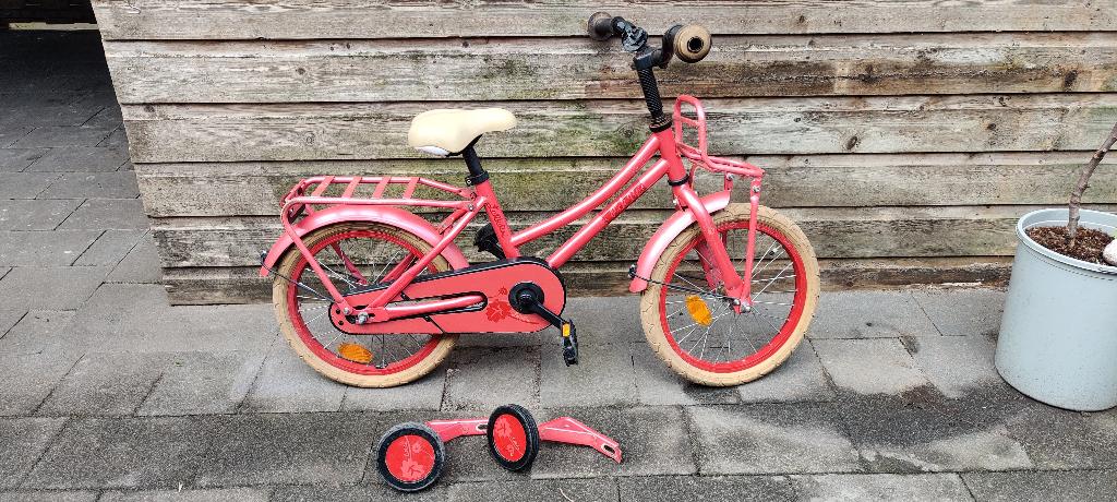 Kinderfiets Loekie, Ophalen, Terugtraprem, Zijwieltjes, Loeki