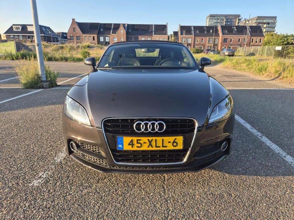 Audi TT 1.8 Roadster 118KW 2013 Grijs, Voorwielaandrijving, Zwart, 4 cilinders, Cabriolet